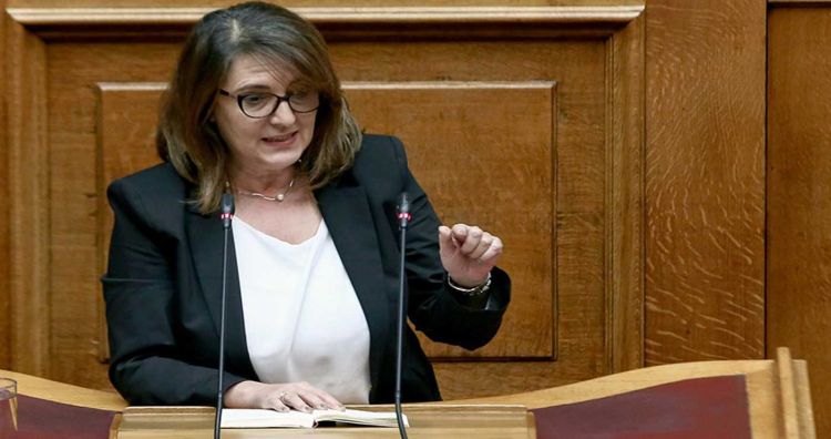 Ολυμπία Τελιγιορίδου: «Με τα ψεύτικα τα λόγια τα μεγάλα δεν προστατεύονται ούτε παραγωγοί ούτε καταναλωτές»