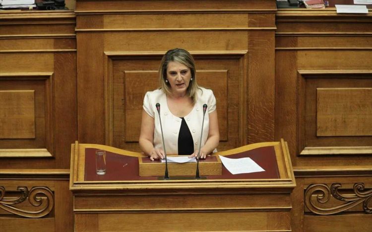 Ολυμπία Τελιγιορίδου – Σταύρος Αραχωβίτης: «Αναγκαία η άμεση και έμπρακτη στήριξη των μηλοπαραγωγών της χώρας»