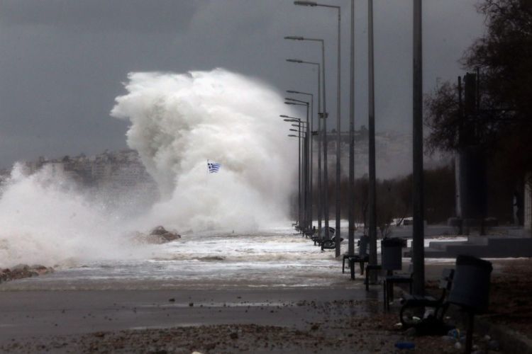 Ο Καιρός σήμερα: Κακοκαιρία Ariel – Ισχυρές βροχές, κεραυνοί και θυελλώδεις άνεμοι την Τετάρτη