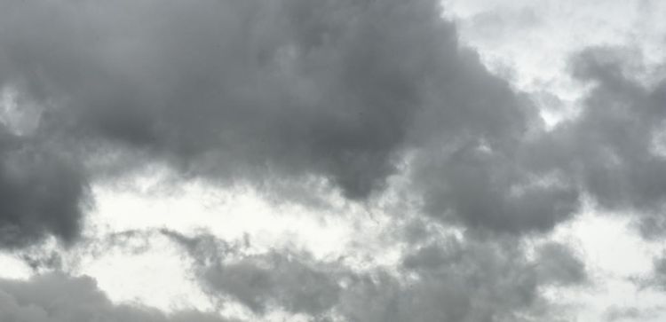 Ο Καιρός σήμερα: Κυριακή με αυξημένες νεφώσεις με τοπικές βροχές