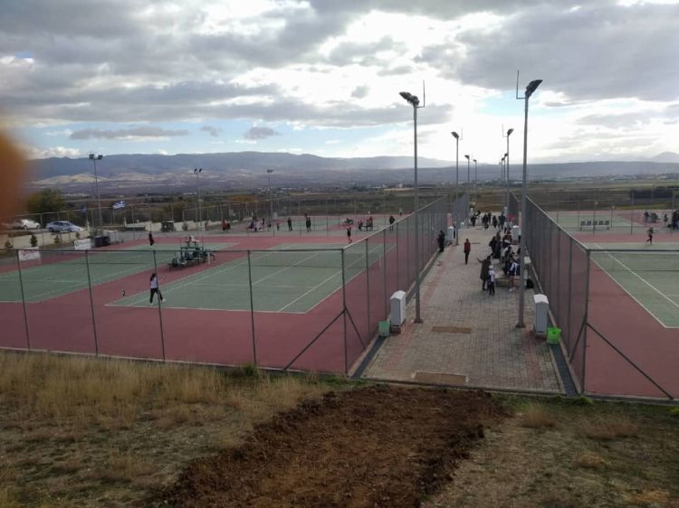 Σε εξέλιξη τα παιχνίδια της πρώτης ημέρας του Πρωταθλήματος τένις Ε3 στον Όμιλο της Πτολεμαΐδας