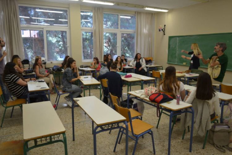 Τα δημόσια ΙΕΚ εξακολουθούν να στενάζουν…