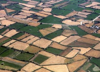 ΥΠΕΝ: Νομοθετική πρωτοβουλία για την εκτός σχεδίου δόμηση