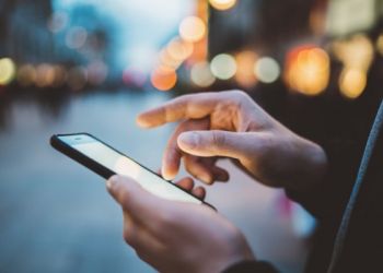 Υποκλοπές – Με ποιους τρόπους ενδέχεται κάποιος να παρακολουθεί το κινητό μας