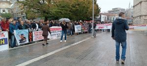 Δεν πάει άλλο το μήνυμα από την Κοζάνη στη συγκέντρωση στην πλατεία