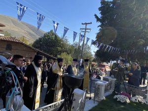 Η απελευθέρωση της Σιάτιστας. Τιμή και δόξα Η απελευθέρωση της Σιάτιστας. Τιμή και δόξα