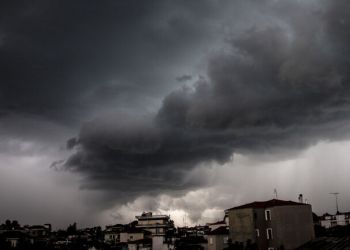 Κακοκαιρία Eva: Επικίνδυνα καιρικά φαινόμενα και την Κυριακή Νέο έκτακτο δελτίο της ΕΜΥ