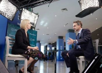 Μητσοτάκης σε Bloomberg: Η Ελλάδα θα απαγορεύσει τα παράνομα συστήματα παρακολούθησης