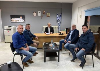 Ο Γιώργος Αμανατίδης με προέδρους κοινοτήτων