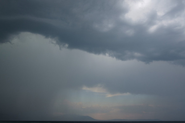 Ο Καιρός Σήμερα: Aυξημένες Νεφώσεις Με Τοπικές Βροχές Και Σποραδικές Καταιγίδες