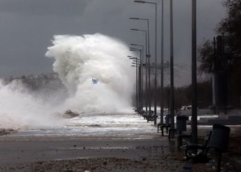 Ο Καιρός σήμερα: Κακοκαιρία Ariel – Ισχυρές βροχές, κεραυνοί και θυελλώδεις άνεμοι την Τετάρτη