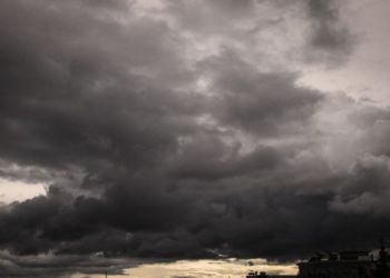 Ο Καιρός σήμερα: Νεφώσεις παροδικά αυξημένες με τοπικές βροχές και σποραδικές καταιγίδες Ο Καιρός σήμερα: Νεφώσεις παροδικά αυξημένες με τοπικές βροχές και σποραδικές καταιγίδες