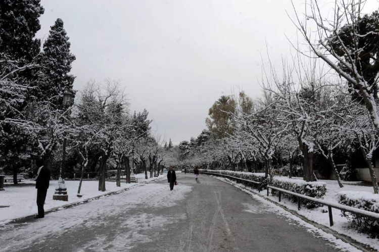 Έρχονται «λευκά» Χριστούγεννα – Πού θα το στρώσει