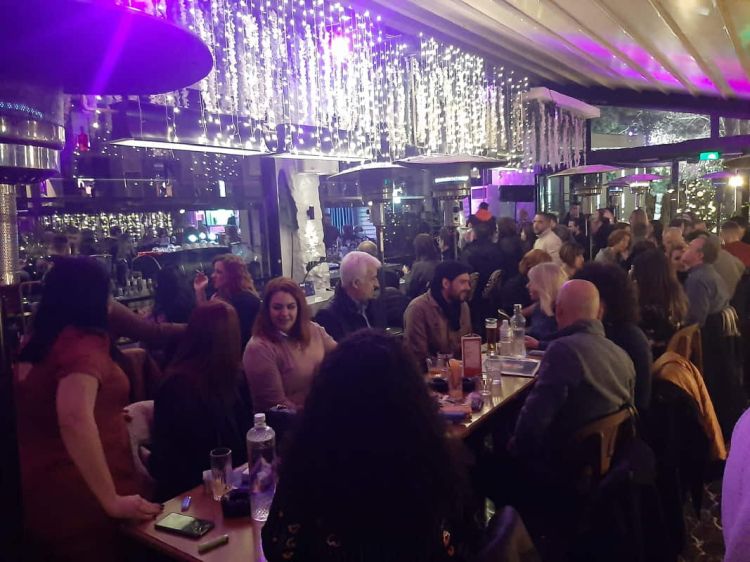 Ήταν όλοι εκεί: Για καλό σκοπό