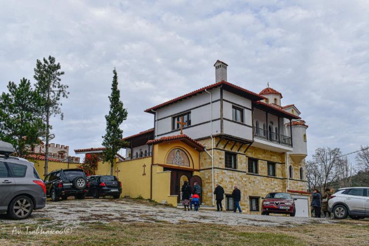 Αγρυπνία, την παραμονή των Χριστουγέννων στο Παλαιογράτσανο