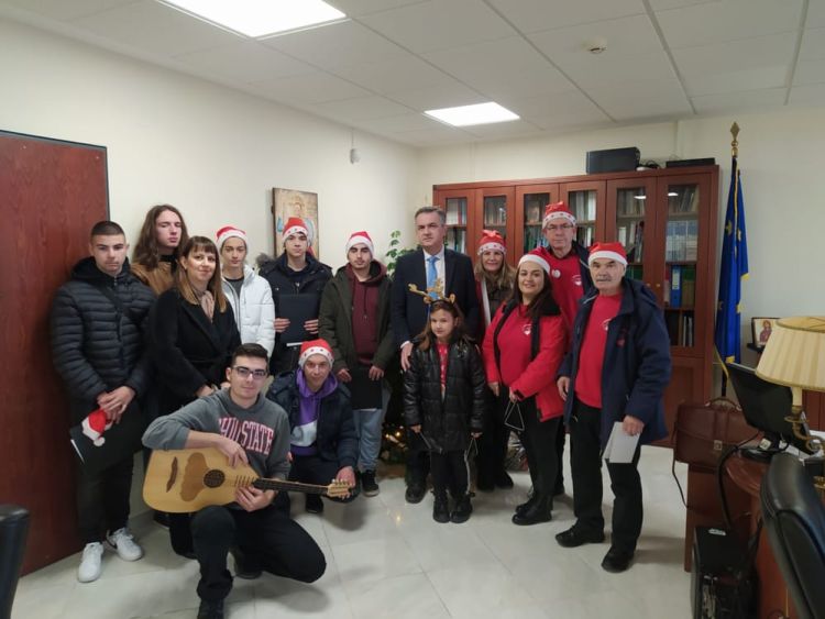 Η Γέφυρα Ζωής έψαλλε τα κάλαντα…