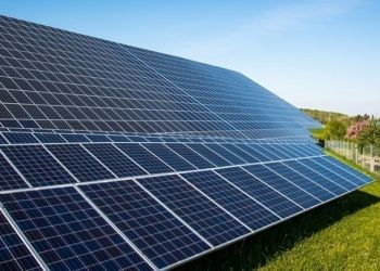 Η ενεργειακή κρίση δίνει πρωτοφανή ώθηση στις ανανεώσιμες πηγές