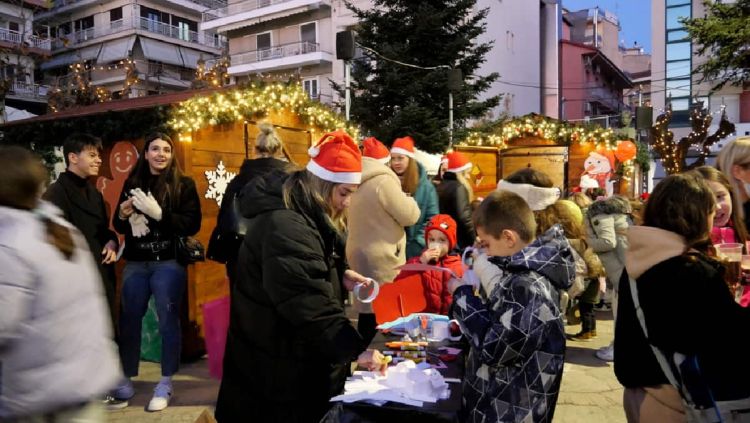 Κάθε μέρα χριστουγεννιάτικη γιορτή στα ξύλινα σπιτάκια του Δήμου Γρεβενών