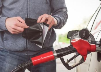 Μεγάλες μειώσεις στις τιμές του πετρελαίου θέρμανσης και της βενζίνης – Πτώση και στην τιμή της αμόλυβδης