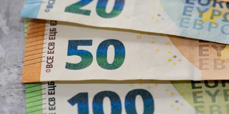 Ξεκινούν διαγραφές οφειλών από τον νόμο Κατσέλη – Τι θα γίνει με όσους τήρησαν τη ρύθμιση, πώς αναβιώνουν οφειλές