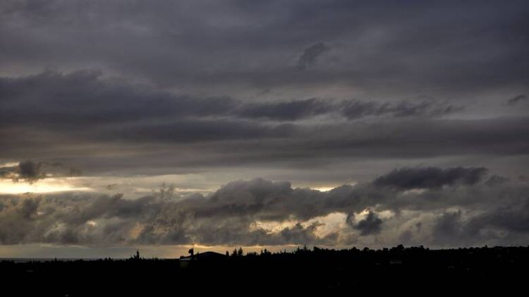 Ο Καιρός σήμερα: Νεφώσεις παροδικά αυξημένες με τοπικές βροχές