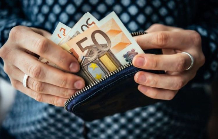 Το 2023 φέρνει μόνιμα και έκτακτα «δώρα» 4,2 δισ. ευρώ