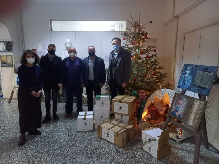 300 βιβλία δώρισε η δημοτική κίνηση “Κοζάνη Τόπος να Ζεις” στη βιβλιοθήκη της παιδιατρικής μας κλινικής