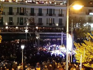 Άναμμα του Χριστουγεννιάτικου δέντρου στην πλατεία της Κοζάνης