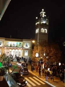 Άναμμα του Χριστουγεννιάτικου δέντρου στην πλατεία της Κοζάνης