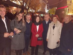 Άναμμα του Χριστουγεννιάτικου δέντρου στην πλατεία της Κοζάνης