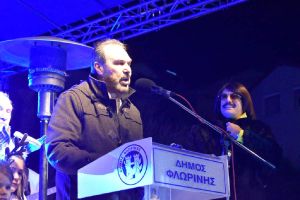 Άναψε το Χριστουγεννιάτικο Δέντρο της Φλώρινας