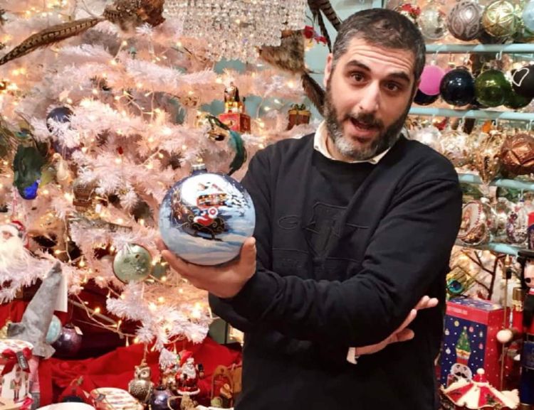 Ένα «ταξίδι» στην ιστορία των Χριστουγέννων με vintage στολίδια Ένα «ταξίδι» στην ιστορία των Χριστουγέννων με Vintage στολίδια