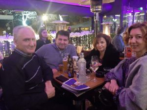 Ήταν όλοι εκεί: Για καλό σκοπό