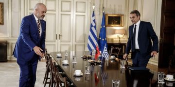 Αλβανικό Άρθρο: Ο Κυριάκος Μητσοτάκης Επισημοποιεί Την «Ένωση Ελληνικών Δήμων» Στην Αλβανία