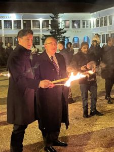 Αναψαν  οι κλαδαριές  στη Σιάτιστα, με τα χάλκινα να παίζουν τα κόλιαντα