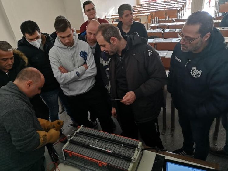 Απόκτηση δεξιοτήτων στην Ηλεκτροκίνηση Απόκτηση δεξιοτήτων στην Ηλεκτροκίνηση