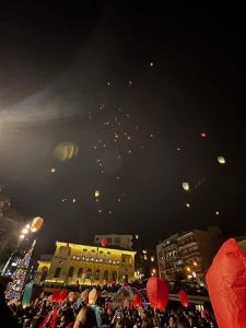 Βρέχει φαναράκια ο ουρανός… της Κοζάνης