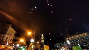 Βρέχει φαναράκια ο ουρανός… της Κοζάνης