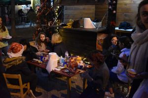 Γλυκά, κεράσματα και ζεστή σοκολάτα από το τμήμα μαγείρων της ΕΠΑΣ Φλώρινας