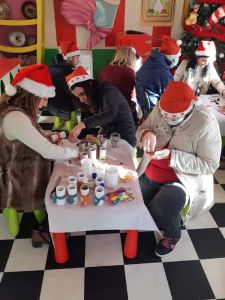 Δήμος Κοζάνης: Χειροτεχνίες στην Παιδιατρική Κλινική του Μαμάτσειου από τα μέλη του ΚΔΑΠ μεΑ