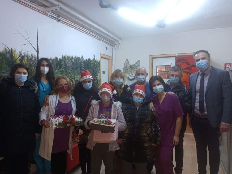 Δήμος Κοζάνης: Χειροτεχνίες στην Παιδιατρική Κλινική του Μαμάτσειου από τα μέλη του ΚΔΑΠ μεΑ Δήμος Κοζάνης: Χειροτεχνίες στην Παιδιατρική Κλινική του Μαμάτσειου από τα μέλη του ΚΔΑΠ μεΑ