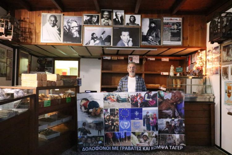 Δολοφόνοι με γραβάτες και κομψά ταγιέρ Δολοφόνοι με γραβάτες και κομψά ταγιέρ