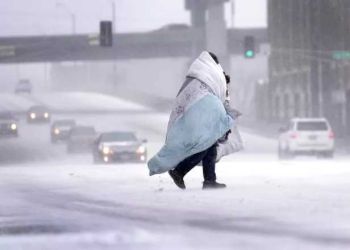 ΗΠΑ: Διακοπές ρεύματος και χάρος στις μεταφορές λόγω της ισχυρής κακοκαιρίας – 5.700 πτήσεις ακυρώθηκαν