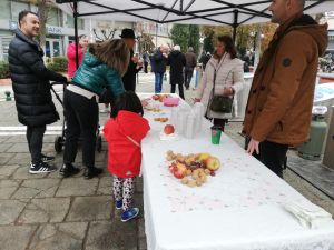 Θρακική Εστία Εορδαίας – Μοιράστηκε «Βαρβάρα» στην κεντρική πλατεία της Πτολεμαΐδας