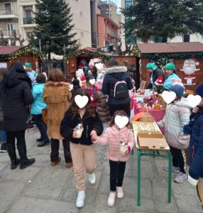 Κάθε μέρα χριστουγεννιάτικη γιορτή στα ξύλινα σπιτάκια του Δήμου Γρεβενών