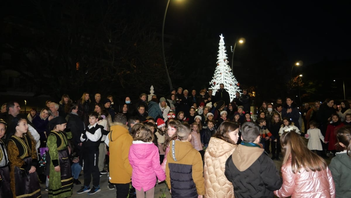 Με μεγάλη επιτυχία η Χριστουγεννιάτικη Γιορτή από το Χορευτικό του Δήμου Γρεβενών