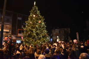 Με τα φαναράκια των ευχών γέμισε ο ουρανός της Φλώρινας Με τα φαναράκια των ευχών γέμισε ο ουρανός της Φλώρινας