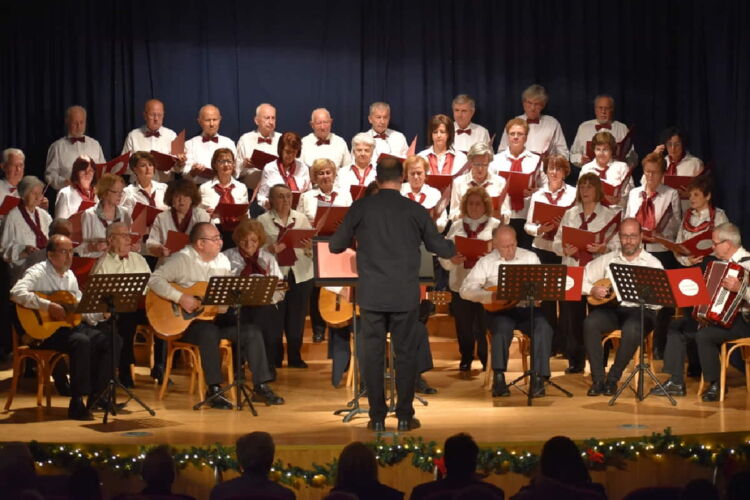 Με Την Χορωδία Του Καπη Και Το Ωδείο Συνεχίστηκαν Οι Χριστουγεννιάτικες Εκδηλώσεις Του Δήμου Φλώρινας