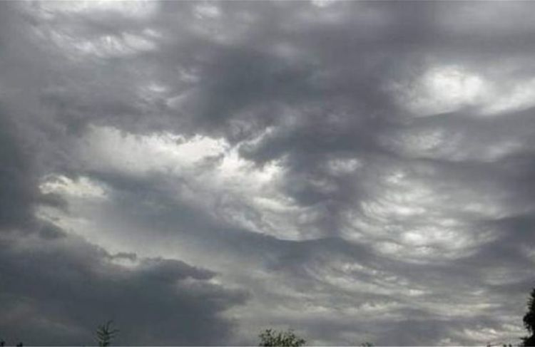 Ο Καιρός σήμερα: Αυξημένες νεφώσεις με τοπικές βροχές και σποραδικές καταιγίδες από το απόγευμα Ο Καιρός σήμερα: Αυξημένες νεφώσεις με τοπικές βροχές και σποραδικές καταιγίδες από το απόγευμα