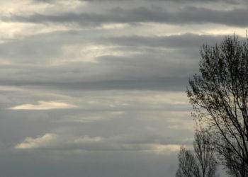 Ο Καιρός σήμερα: Κυριακή με νεφώσεις με ασθενείς τοπικές βροχές